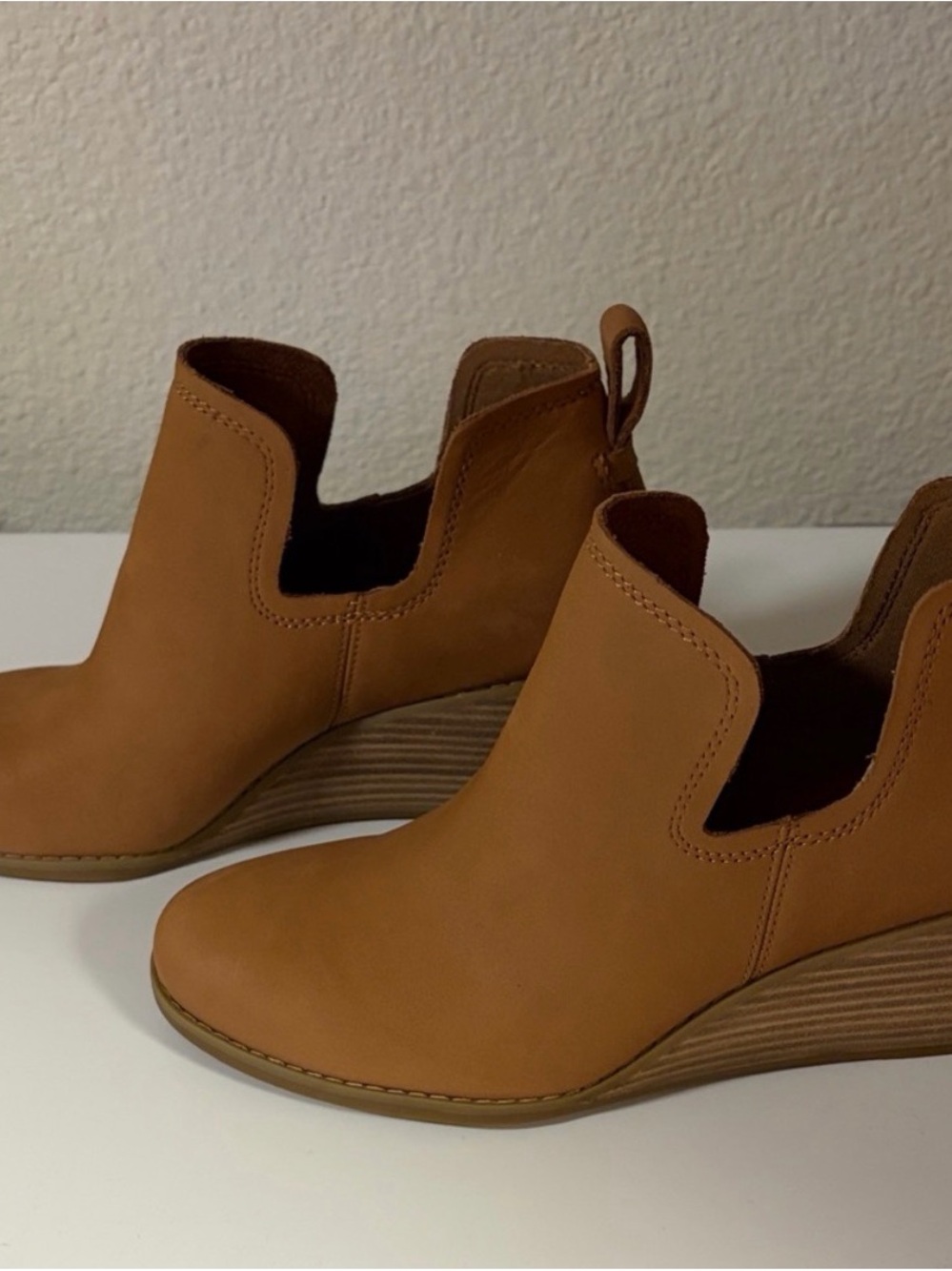 Toms Women's Cognac/Tan Wedge Ankle Booties